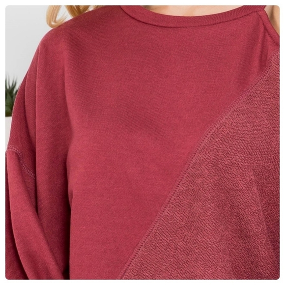 🧡6/$25🧡 Burgundy cold shoulder top - Picture 4 of 7
